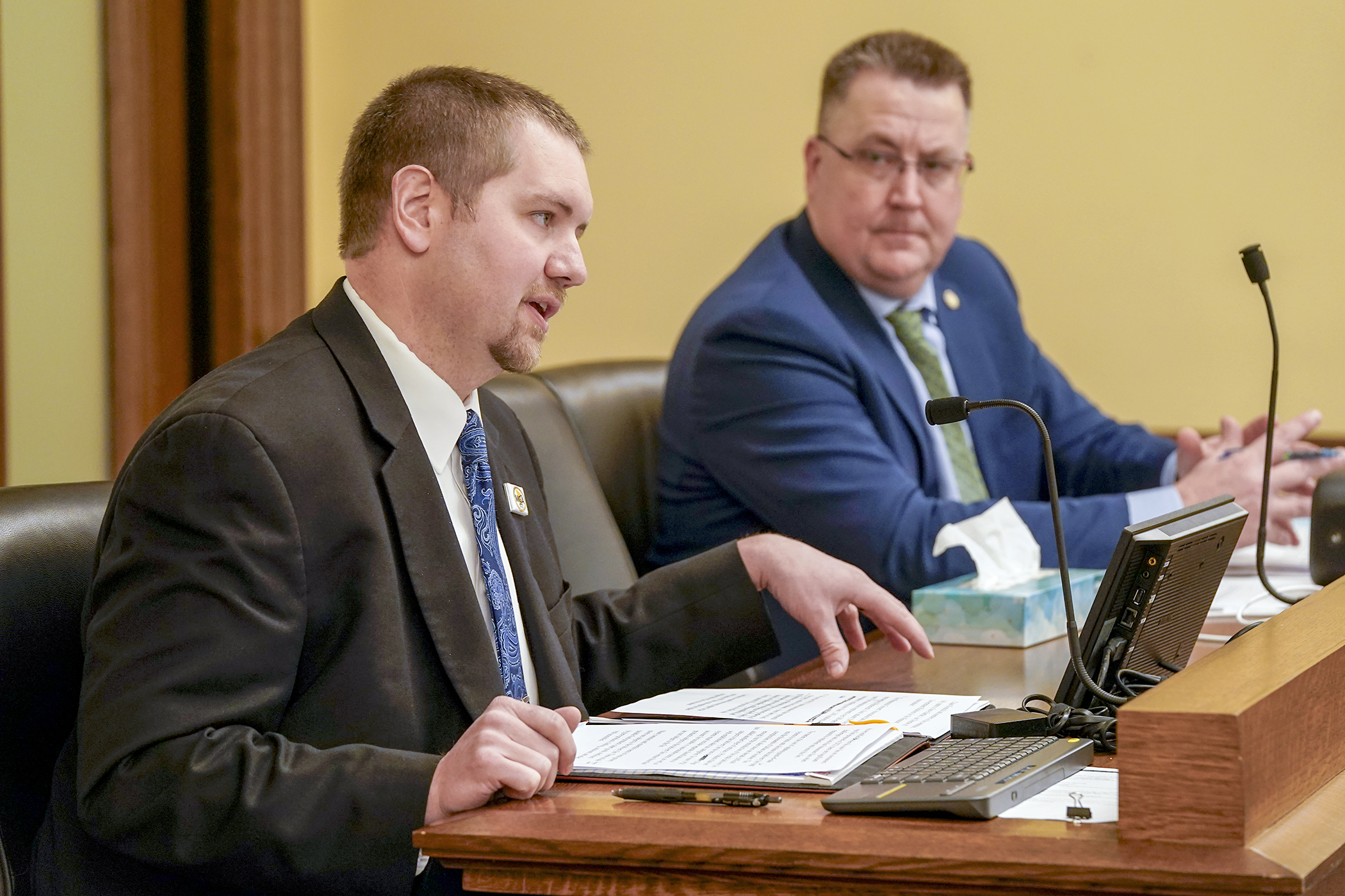 Steve Barthel, director of government relations for the Minnesota Grocers Association, speaks in support of HF5 during Wednesday’s meeting of the House Transportation Finance and Policy Committee. Rep. Jim Joy is the bill sponsor. (Photo by Michele Jokinen)